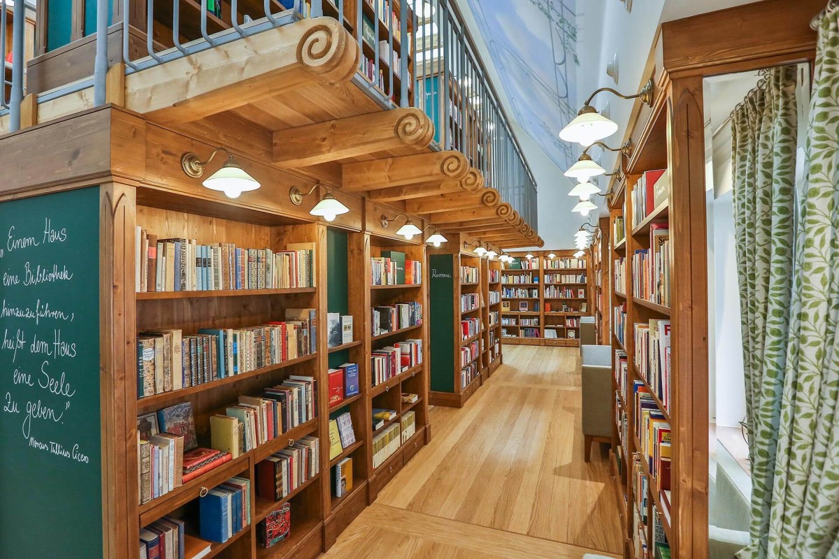 Kulturhaus Würth with the Frau Holle Library